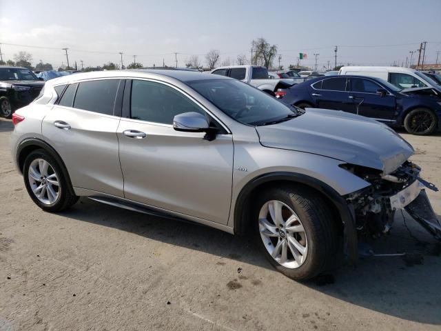 SJKCH5CP7HA031907 - 2017 INFINITI QX30 BASE SILVER photo 4