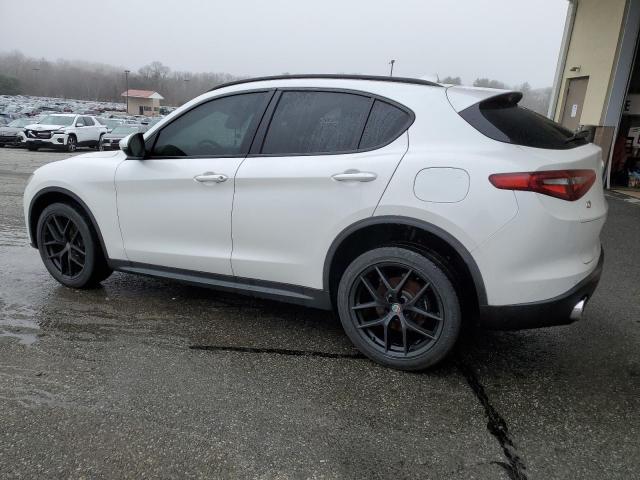 ZASFAKNN1J7B79477 - 2018 ALFA ROMEO STELVIO TI SPORT WHITE photo 2
