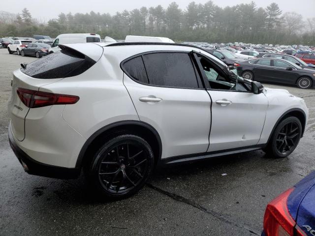 ZASFAKNN1J7B79477 - 2018 ALFA ROMEO STELVIO TI SPORT WHITE photo 3