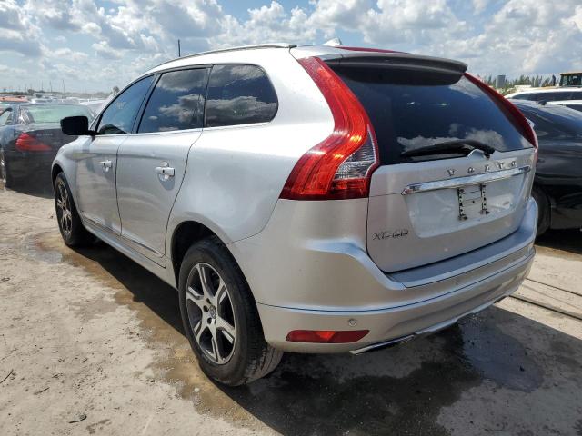 YV4902RK8F2637185 - 2015 VOLVO XC60 T6 PREMIER SILVER photo 2