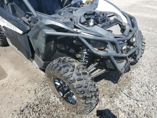 3JBVGAY4XJK001524 - 2018 CAN-AM MAVERICK X TURBO WHITE photo 9