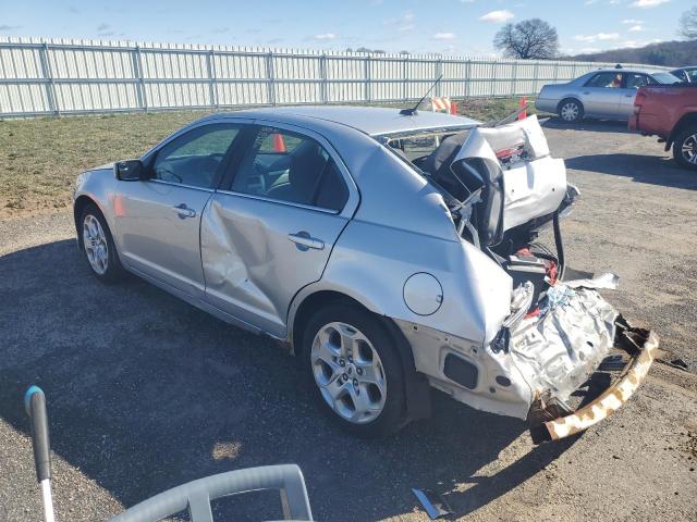 3FAHP0HA2BR209552 - 2011 FORD FUSION SE SILVER photo 2