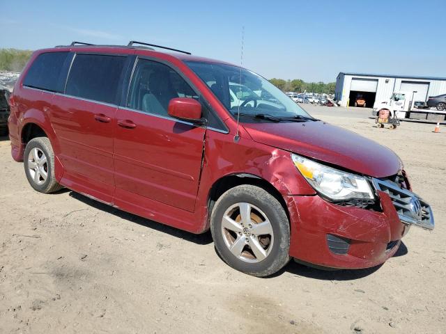 2V4RW3DG2BR718078 - 2011 VOLKSWAGEN ROUTAN SE RED photo 4