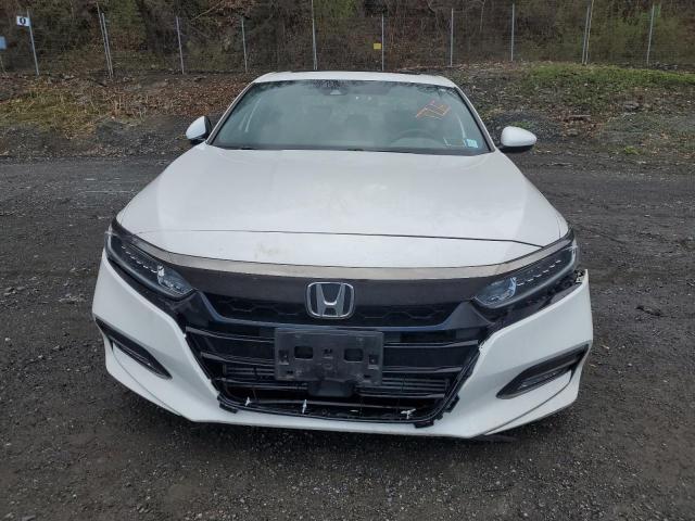 1HGCV2F33JA051632 - 2018 HONDA ACCORD SPORT WHITE photo 5