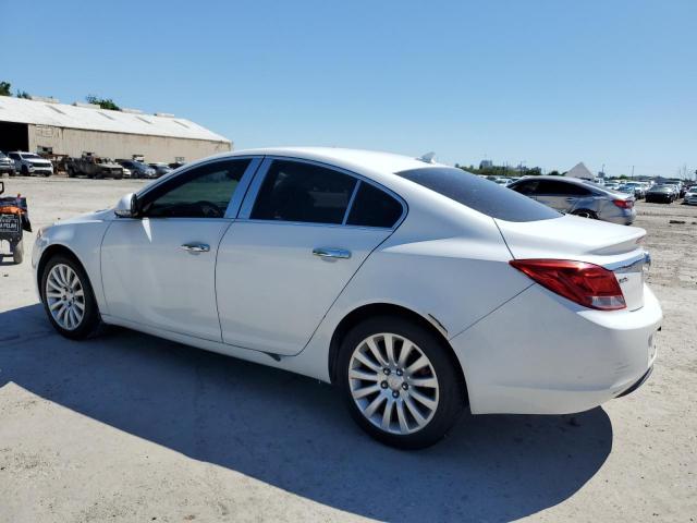 2G4GR5EK1C9110587 - 2012 BUICK REGAL WHITE photo 2