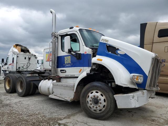 2017 PETERBILT 567, 