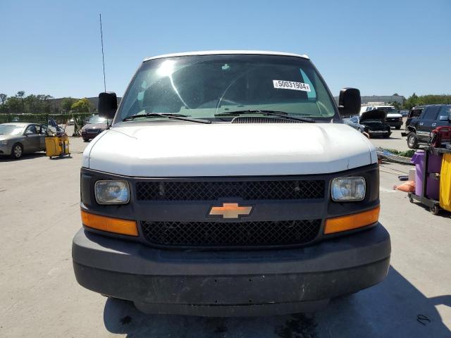 1GCWGFCF2F1188872 - 2015 CHEVROLET EXPRESS G2 WHITE photo 5