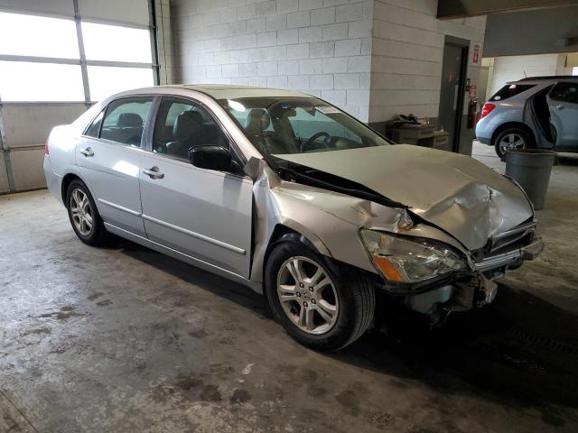 1HGCM56897A174652 - 2007 HONDA ACCORD EX SILVER photo 4