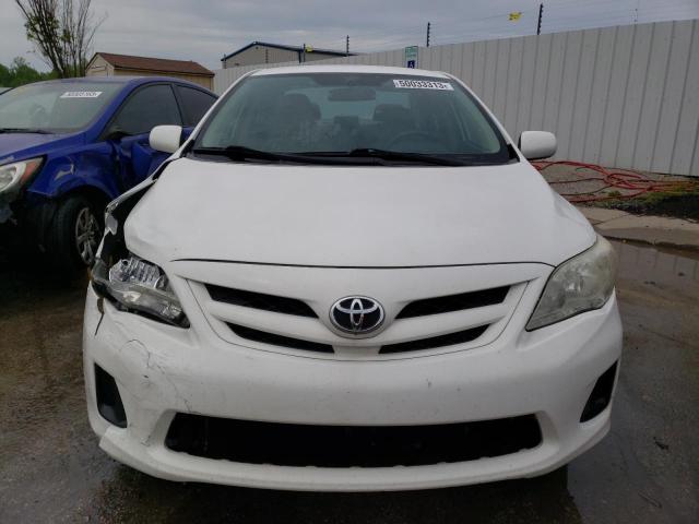 2T1BU4EE9BC541372 - 2011 TOYOTA COROLLA LE BASE WHITE photo 5