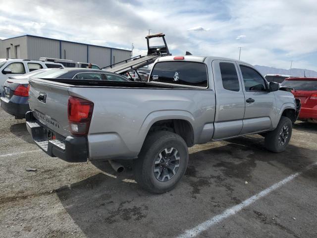 5TFRX5GN5JX121908 - 2018 TOYOTA TACOMA ACCESS CAB ვერცხლისფერი ფოტო 3