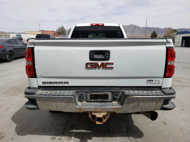 1GT12REY5JF200937 - 2018 GMC SIERRA K2500 HEAVY DUTY WHITE photo 6