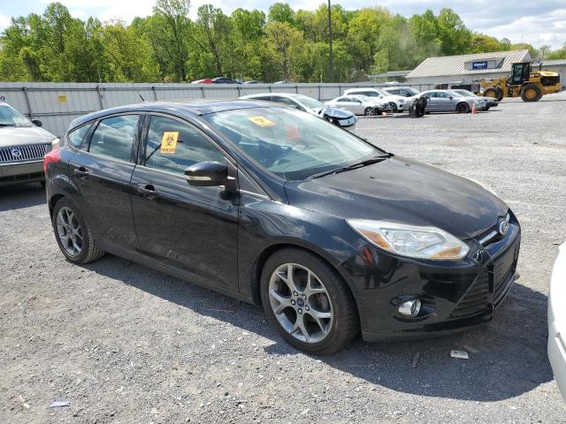 1FADP3K23EL443882 - 2014 FORD FOCUS SE BLACK photo 4