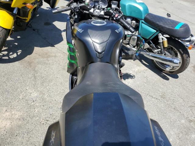 JKBZXNF12FA010618 - 2015 KAWASAKI ZX1400 F TWO TONE photo 6