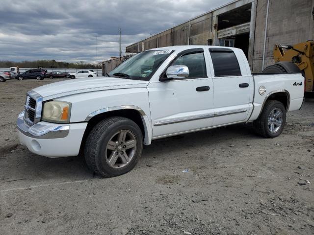 1D3HW58J67S118152 - 2007 DODGE DAKOTA QUAD LARAMIE WHITE photo 1