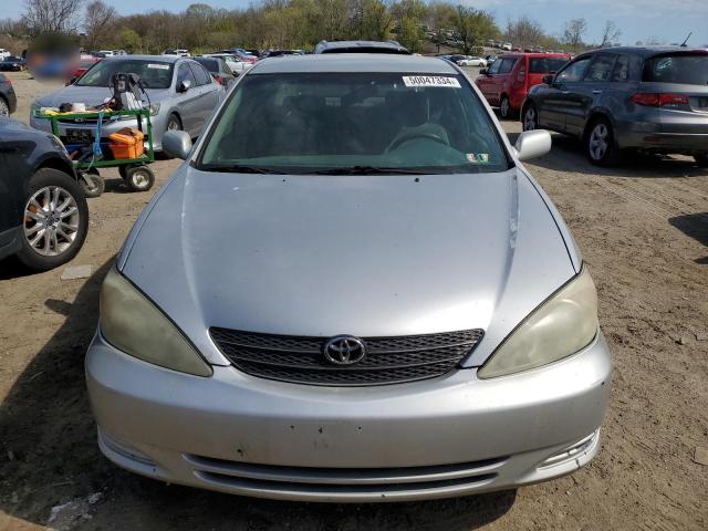 4T1BE32K22U002205 - 2002 TOYOTA CAMRY LE SILVER photo 5