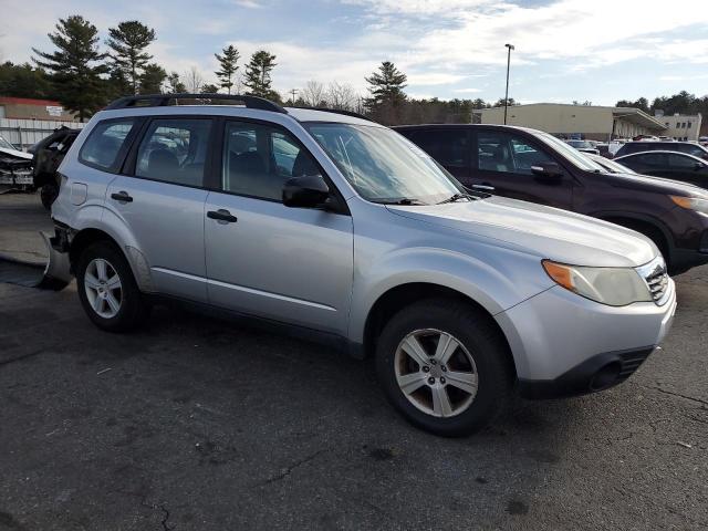 JF2SH6BC4AH790807 - 2010 SUBARU FORESTER XS Silber Foto 4