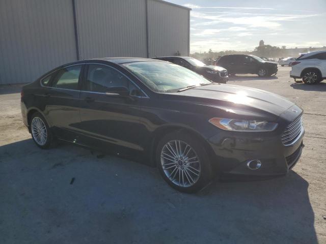 3FA6P0HD2FR181226 - 2015 FORD FUSION SE BLACK photo 4