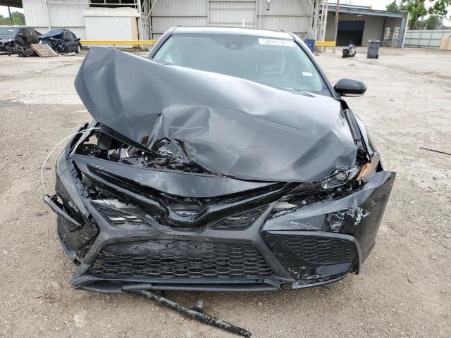 4T1G11AK4PU772856 - 2023 TOYOTA CAMRY SE NIGHT SHADE BLACK photo 5