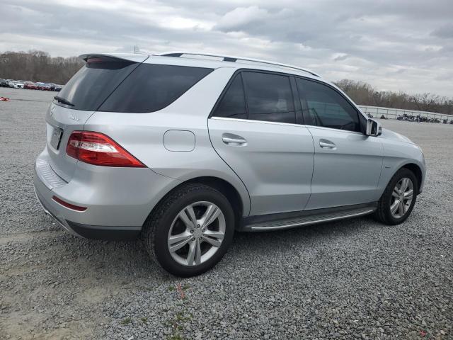 4JGDA5HB2CA025025 - 2012 MERCEDES-BENZ ML 350 4MATIC SILVER photo 3