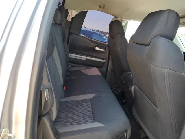 5TFRM5F17HX122172 - 2017 TOYOTA TUNDRA DOUBLE CAB SR/SR5 SILVER photo 10