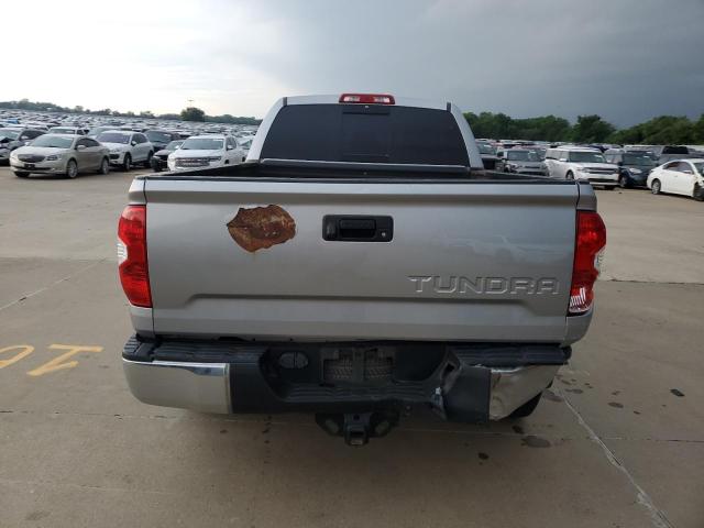 5TFRM5F17HX122172 - 2017 TOYOTA TUNDRA DOUBLE CAB SR/SR5 SILVER photo 6