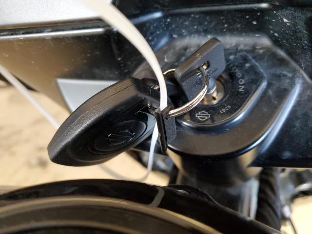 1HD1KB715RB643856 - 2024 HARLEY-DAVIDSON FLHX Blau Foto 8