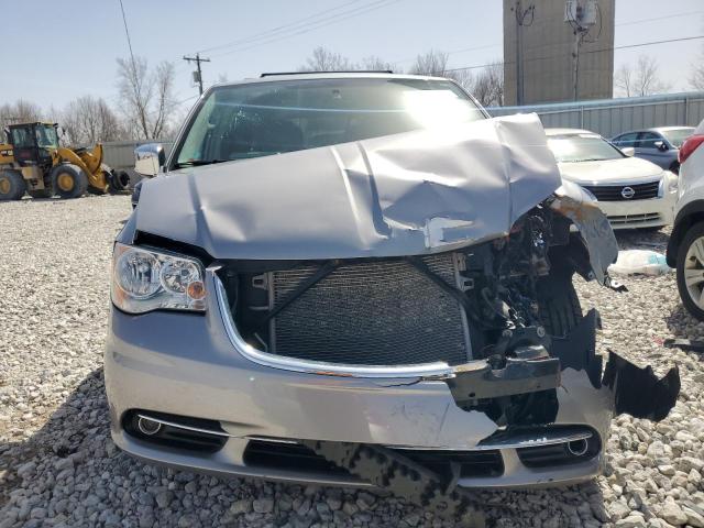 2C4RC1CG4DR818243 - 2013 CHRYSLER TOWN & COU TOURING L SILVER photo 5