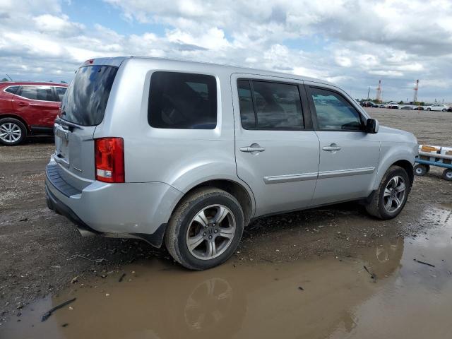 5FNYF3H32FB005065 - 2015 HONDA PILOT SE SILVER photo 3