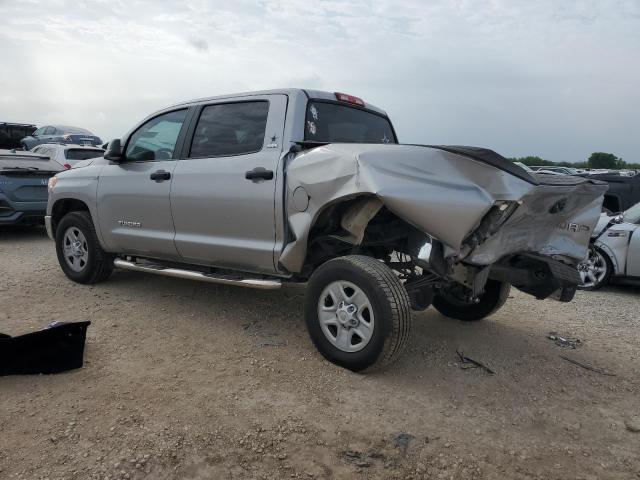 5TFEM5F11GX096777 - 2016 TOYOTA TUNDRA CREWMAX SR5 SILVER photo 2