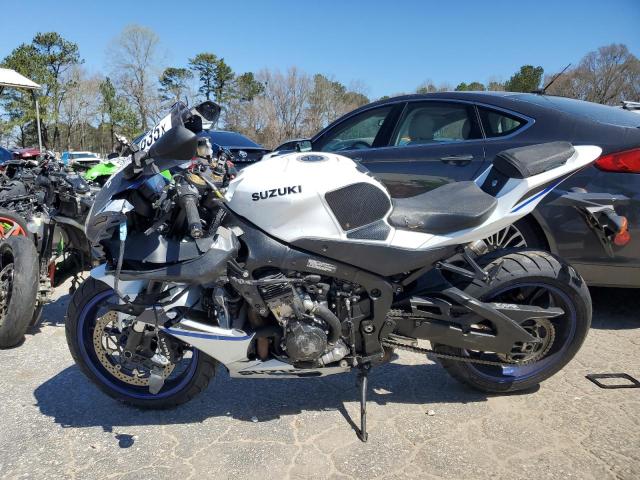 JS1DM11B3P7100309 - 2023 SUZUKI GSX-R1000 WHITE photo 3