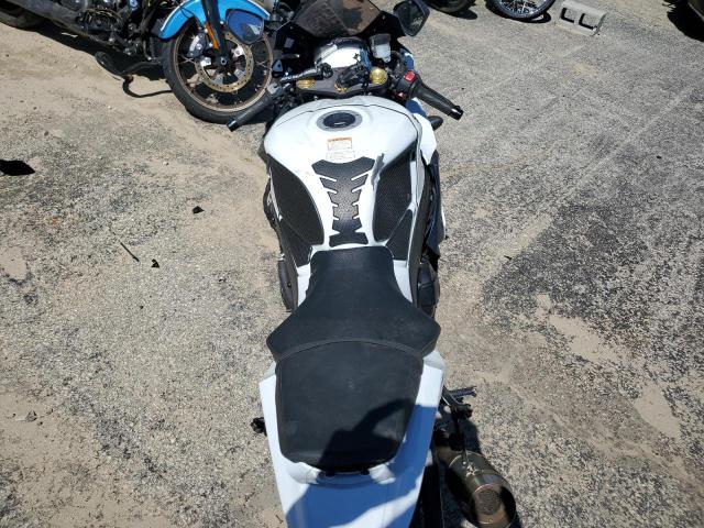 JS1DM11B3P7100309 - 2023 SUZUKI GSX-R1000 WHITE photo 6