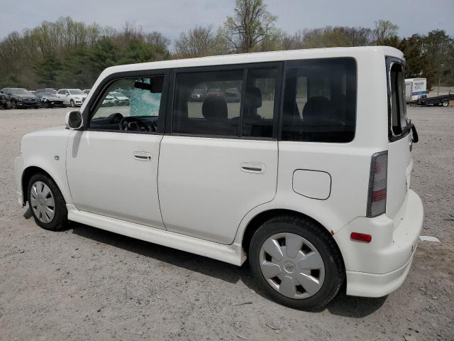 JTLKT324464048530 - 2006 TOYOTA SCION XB WHITE photo 2