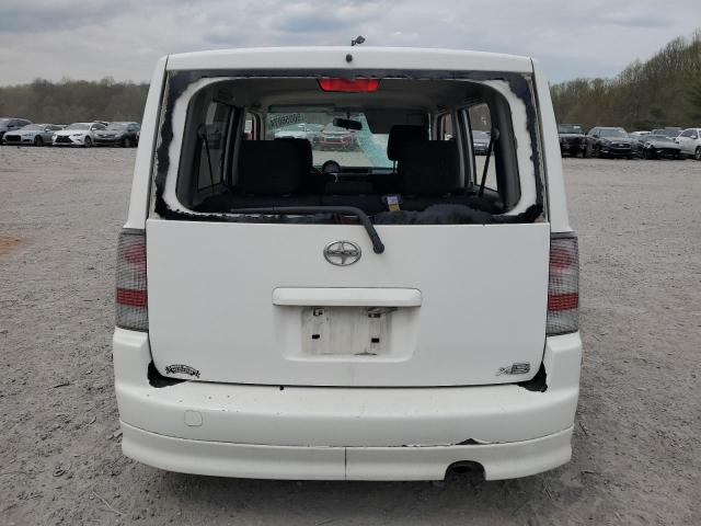 JTLKT324464048530 - 2006 TOYOTA SCION XB WHITE photo 6