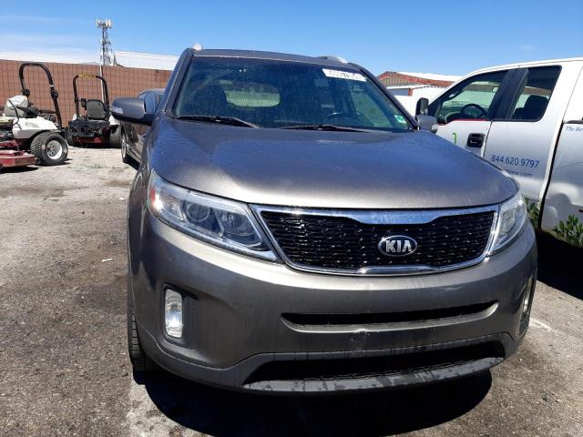 5XYKTCA67FG572058 - 2015 KIA SORENTO LX GRAY photo 5