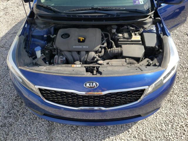 3KPFK4A77JE269208 - 2018 KIA FORTE LX BLUE photo 11