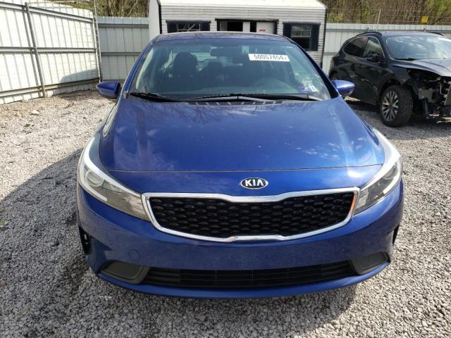 3KPFK4A77JE269208 - 2018 KIA FORTE LX BLUE photo 5