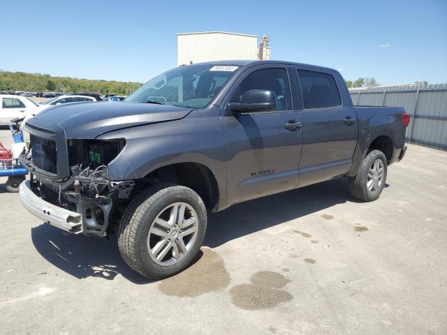 5TFDW5F1XBX186122 - 2011 TOYOTA TUNDRA CREWMAX SR5 CHARCOAL photo 1