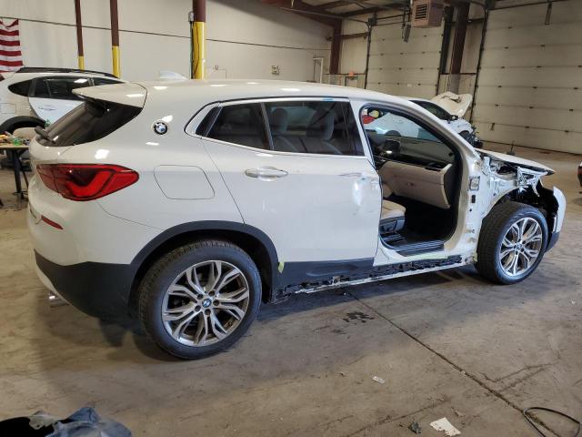 WBXYJ5C34JEF81841 - 2018 BMW X2 XDRIVE28I WHITE photo 3