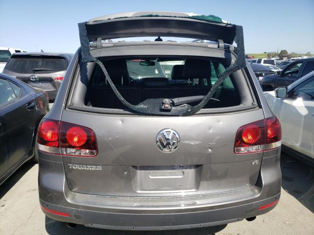 WVGBE77L19D018799 - 2009 VOLKSWAGEN TOUAREG 2 V6 GRAY photo 6