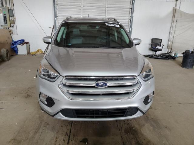 1FMCU9J9XJUB08599 - 2018 FORD ESCAPE TITANIUM ვერცხლისფერი ფოტო 5