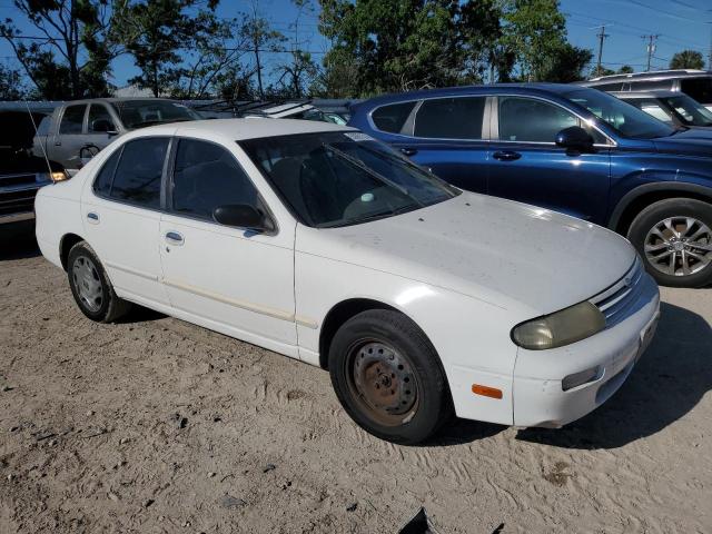 1N4BU31D0VC272799 - 1997 NISSAN ALTIMA XE WHITE photo 4