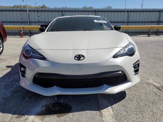 JF1ZNAA18H9708225 - 2017 TOYOTA 86 BASE WHITE photo 5