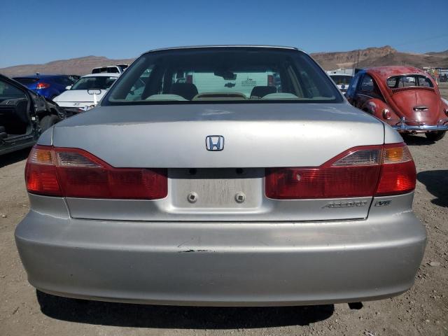 1HGCG1644WA044628 - 1998 HONDA ACCORD LX SILVER photo 6