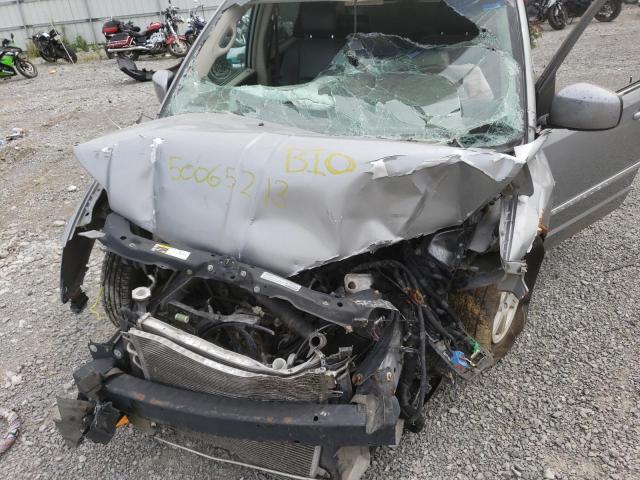 2C4RC1BG9DR630240 - 2013 CHRYSLER TOWN & COU TOURING SILVER photo 11