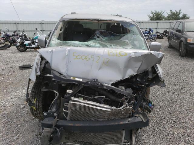 2C4RC1BG9DR630240 - 2013 CHRYSLER TOWN & COU TOURING SILVER photo 5