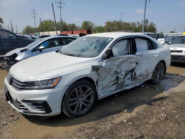 1VWDT7A33HC053809 - 2017 VOLKSWAGEN PASSAT R-LINE WHITE photo 1