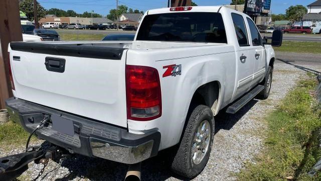 1GT120C82CF191194 - 2012 GMC SIERRA K2500 SLE WHITE photo 4