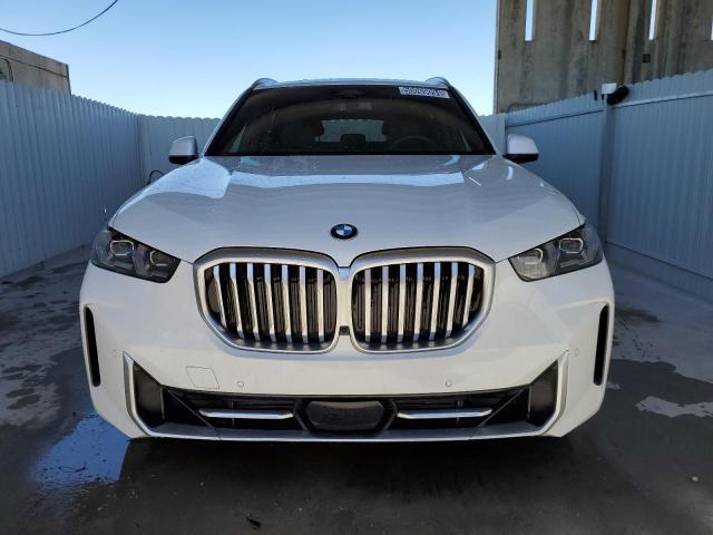 5UX23EU06R9T41515 - 2024 BMW X5 XDRIVE40I WHITE photo 5