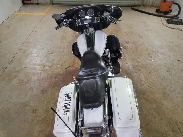 1HD1FC4137Y721351 - 2007 HARLEY-DAVIDSON FLHTCUI 白色 照片 6