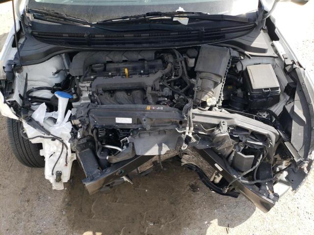 3KPA24AD4LE285028 - 2020 KIA RIO LX WHITE photo 11